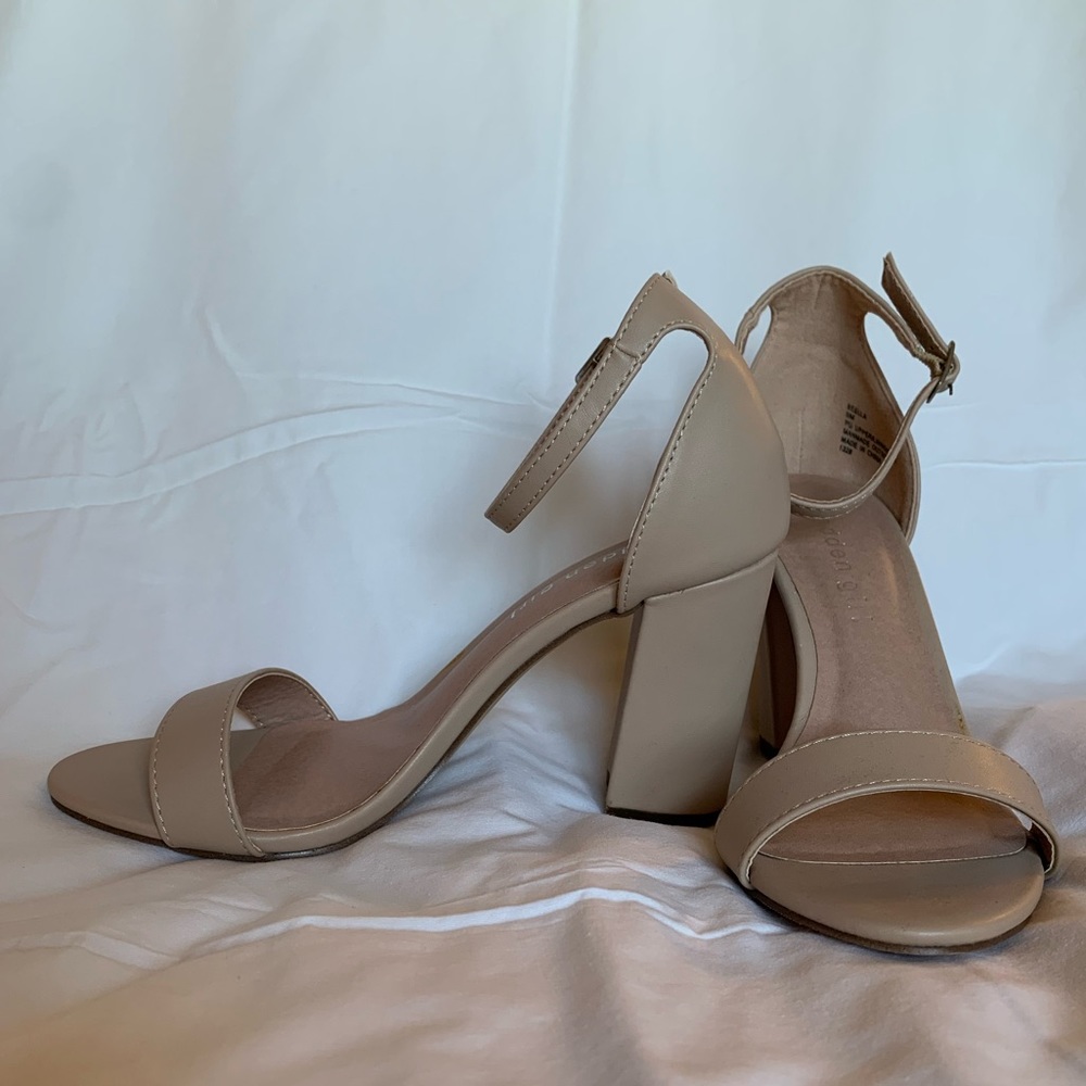 Brand new Madden Girl nude heels size 6